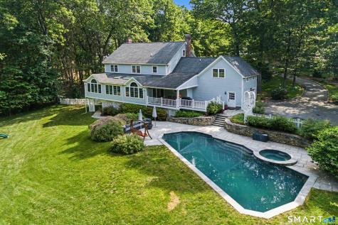 8 Squire Lane Essex CT 06426