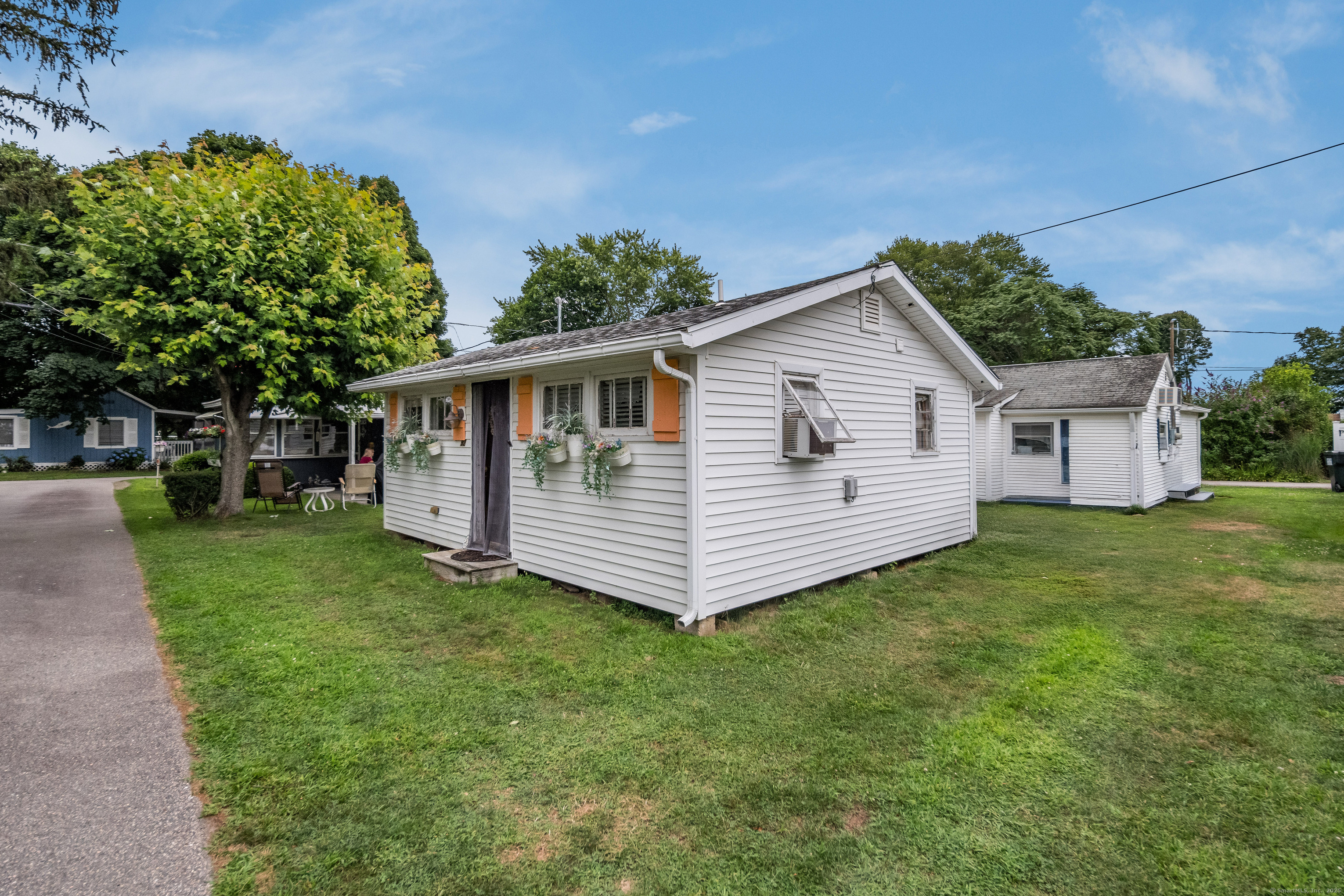 92 Fourth Avenue Madison CT 06443