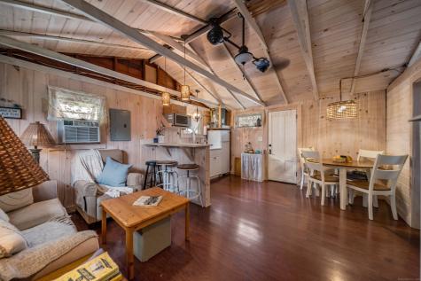 92 Fourth Avenue Madison CT 06443