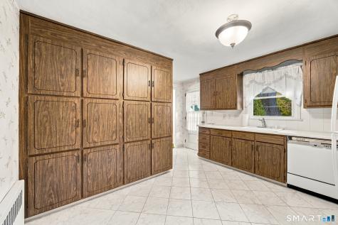 14 Barn Hill Road Bloomfield CT 06002