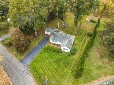 14 Barn Hill Road Bloomfield CT 06002