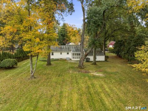 14 Barn Hill Road Bloomfield CT 06002