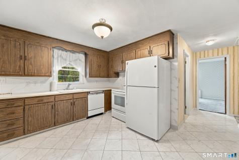 14 Barn Hill Road Bloomfield CT 06002