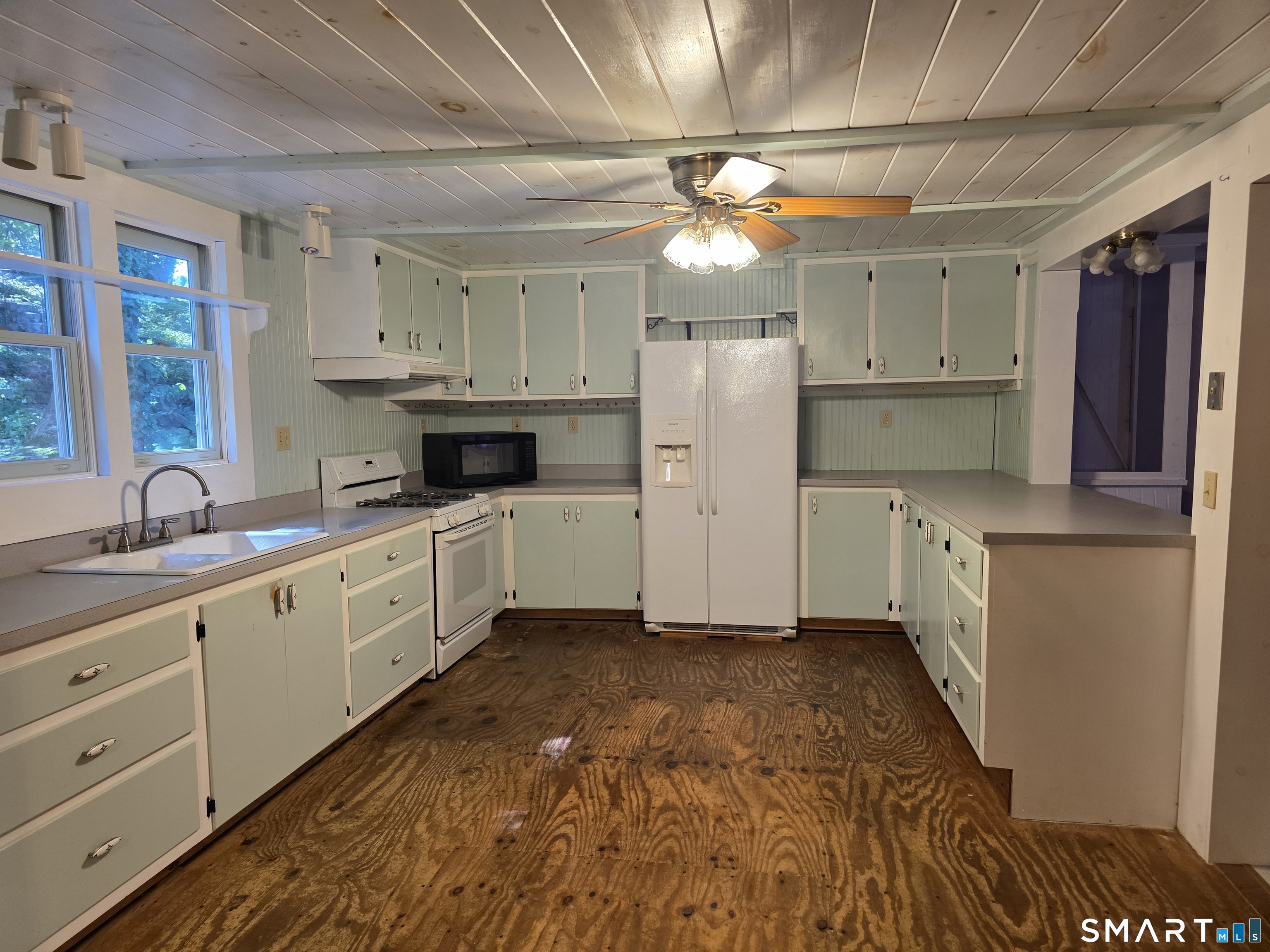 437 East Main Street Norwich CT 06360