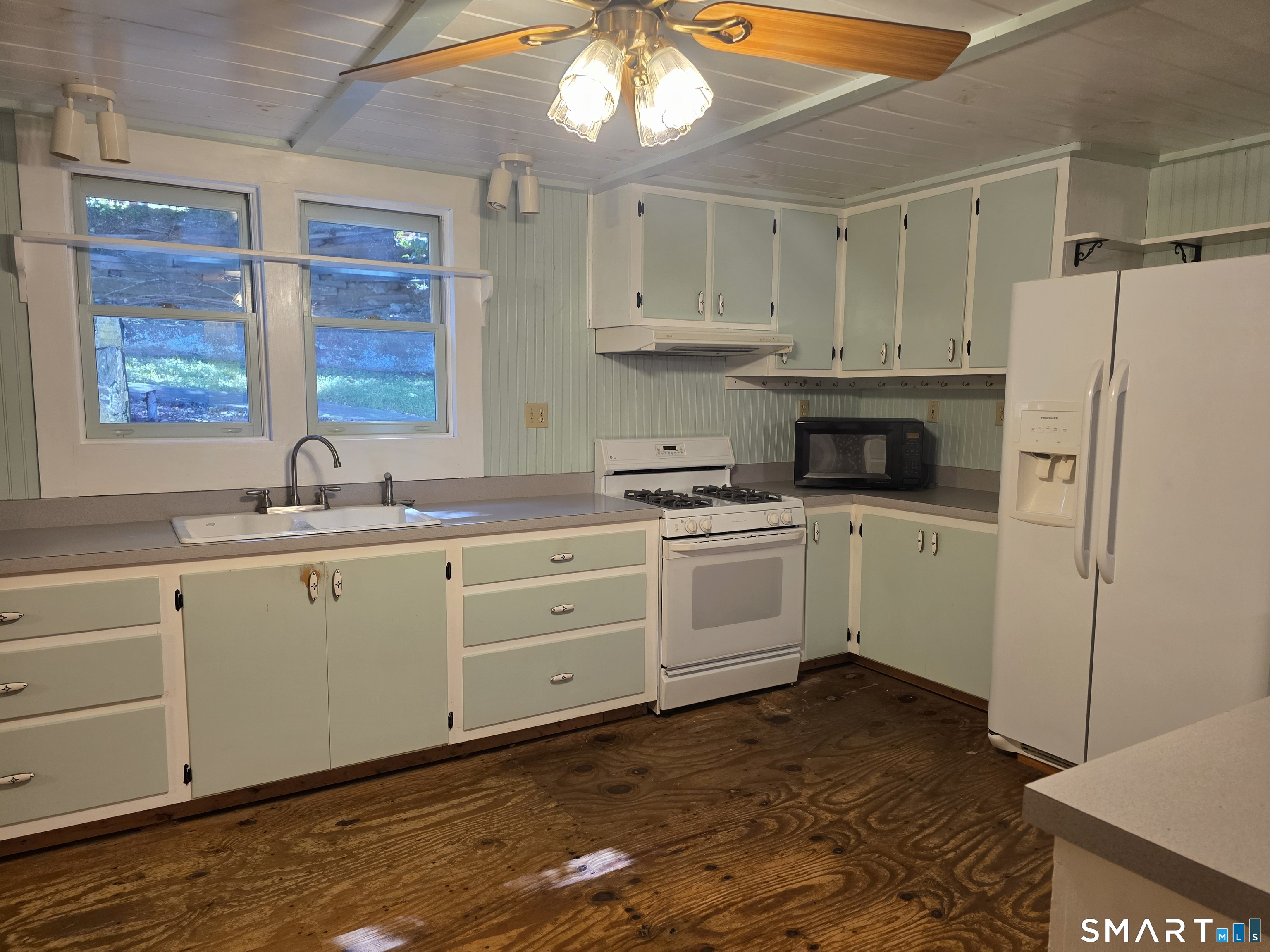 437 East Main Street Norwich CT 06360