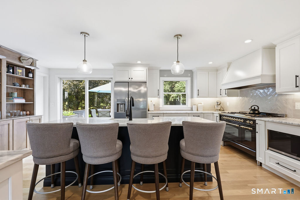 84 Lake Garda Drive Farmington CT 06085