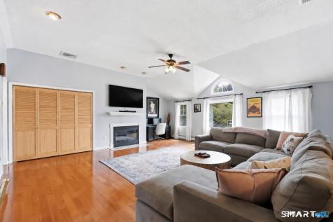 84 Lake Garda Drive Farmington CT 06085