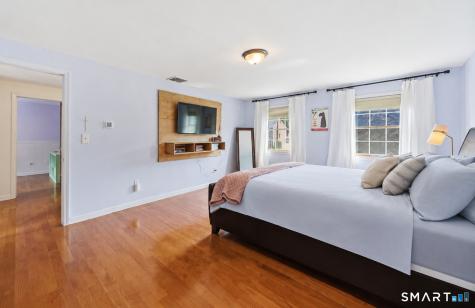 84 Lake Garda Drive Farmington CT 06085
