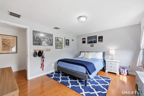 84 Lake Garda Drive Farmington CT 06085