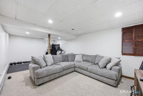 84 Lake Garda Drive Farmington CT 06085