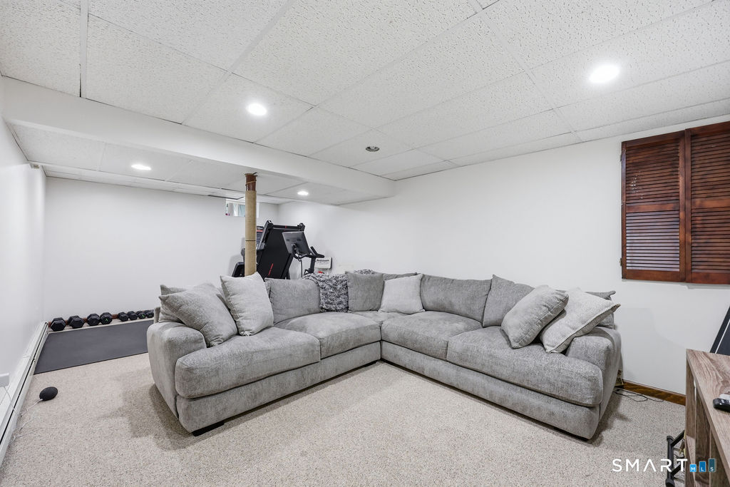 84 Lake Garda Drive Farmington CT 06085