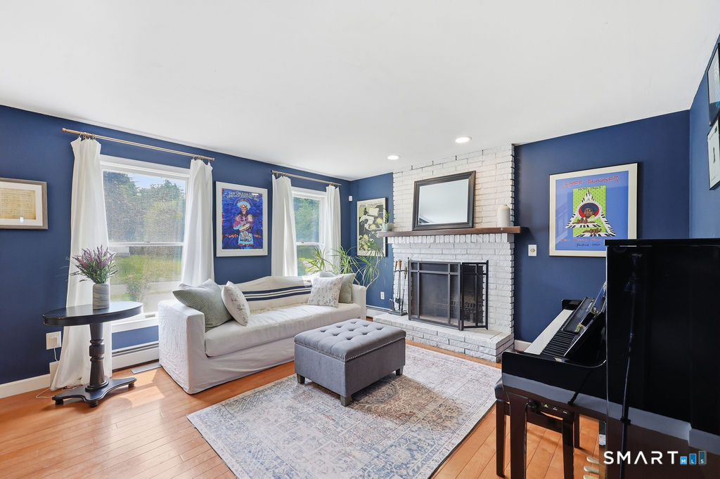 84 Lake Garda Drive Farmington CT 06085