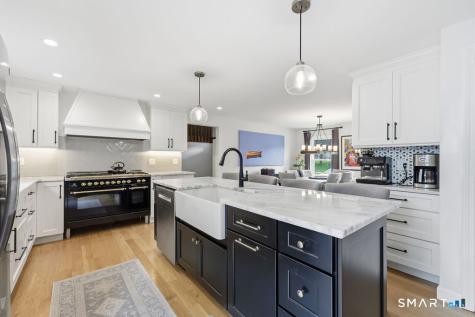 84 Lake Garda Drive Farmington CT 06085