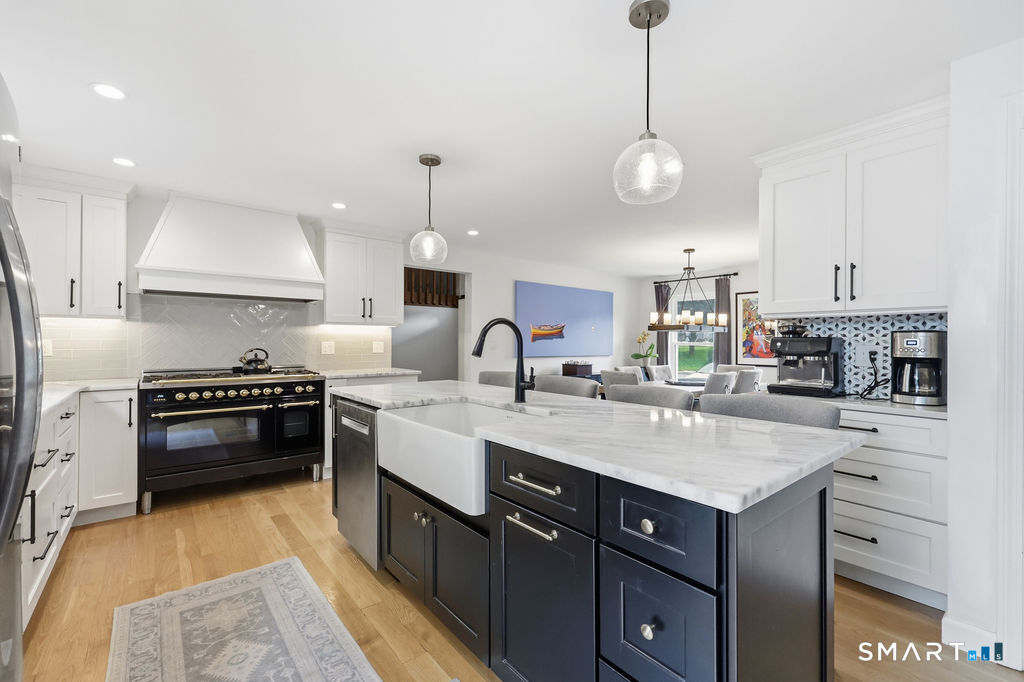 84 Lake Garda Drive Farmington CT 06085