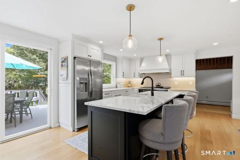 84 Lake Garda Drive Farmington CT 06085