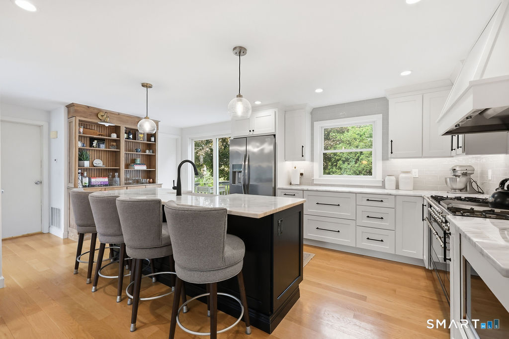 84 Lake Garda Drive Farmington CT 06085