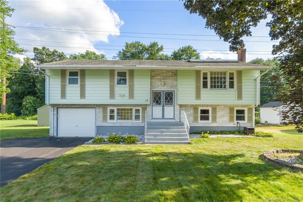 19 Hampton Lane Bloomfield CT 06002