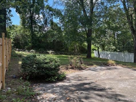 26 Windaway Road Danbury CT 06810