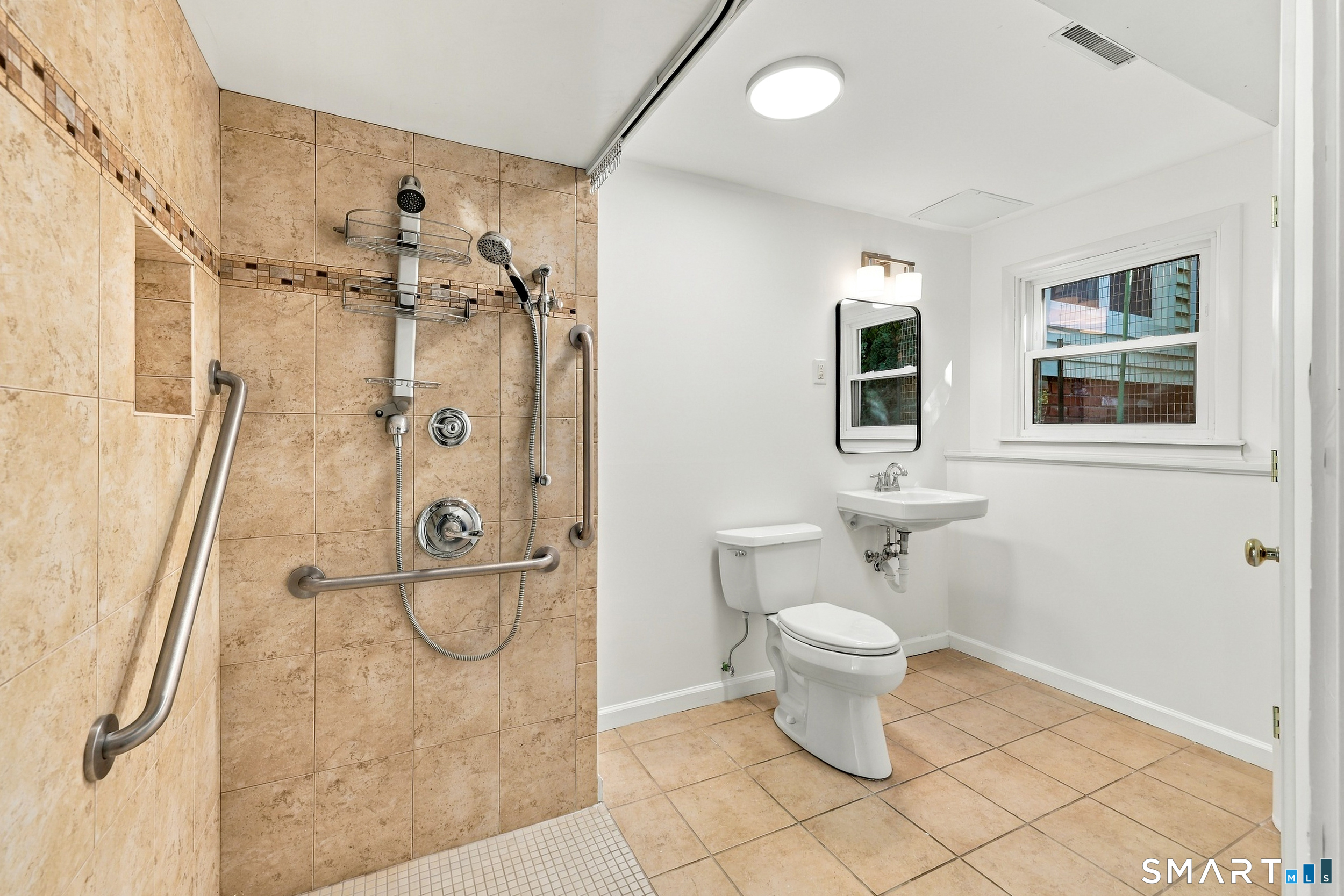 236 Grande Road East Hartford CT 06118
