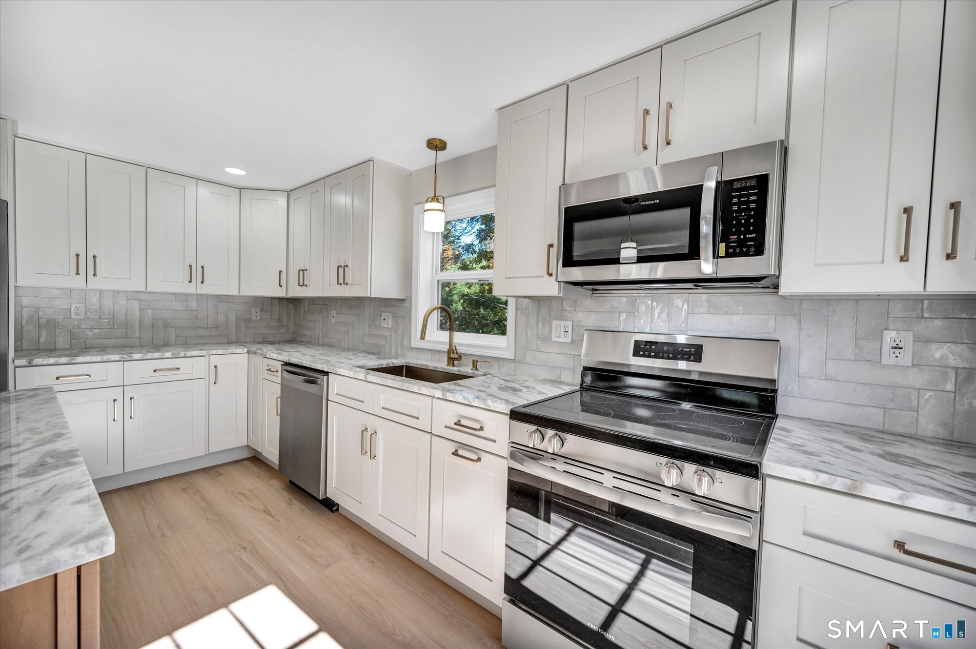 95 Dyer Avenue Canton CT 06019