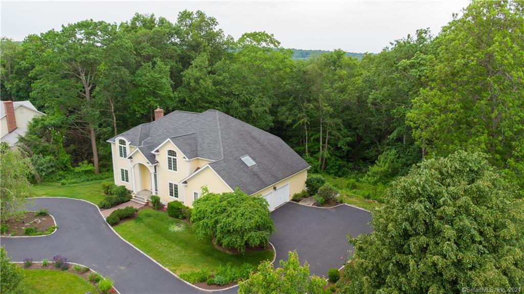 6 Stonewall Ridge Newtown CT 06470