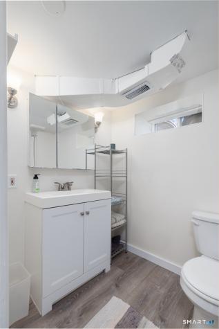 16 Lakeview Drive North Branford CT 06472