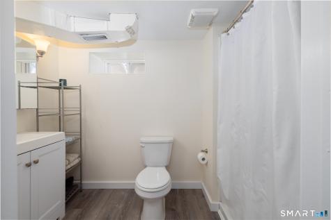 16 Lakeview Drive North Branford CT 06472