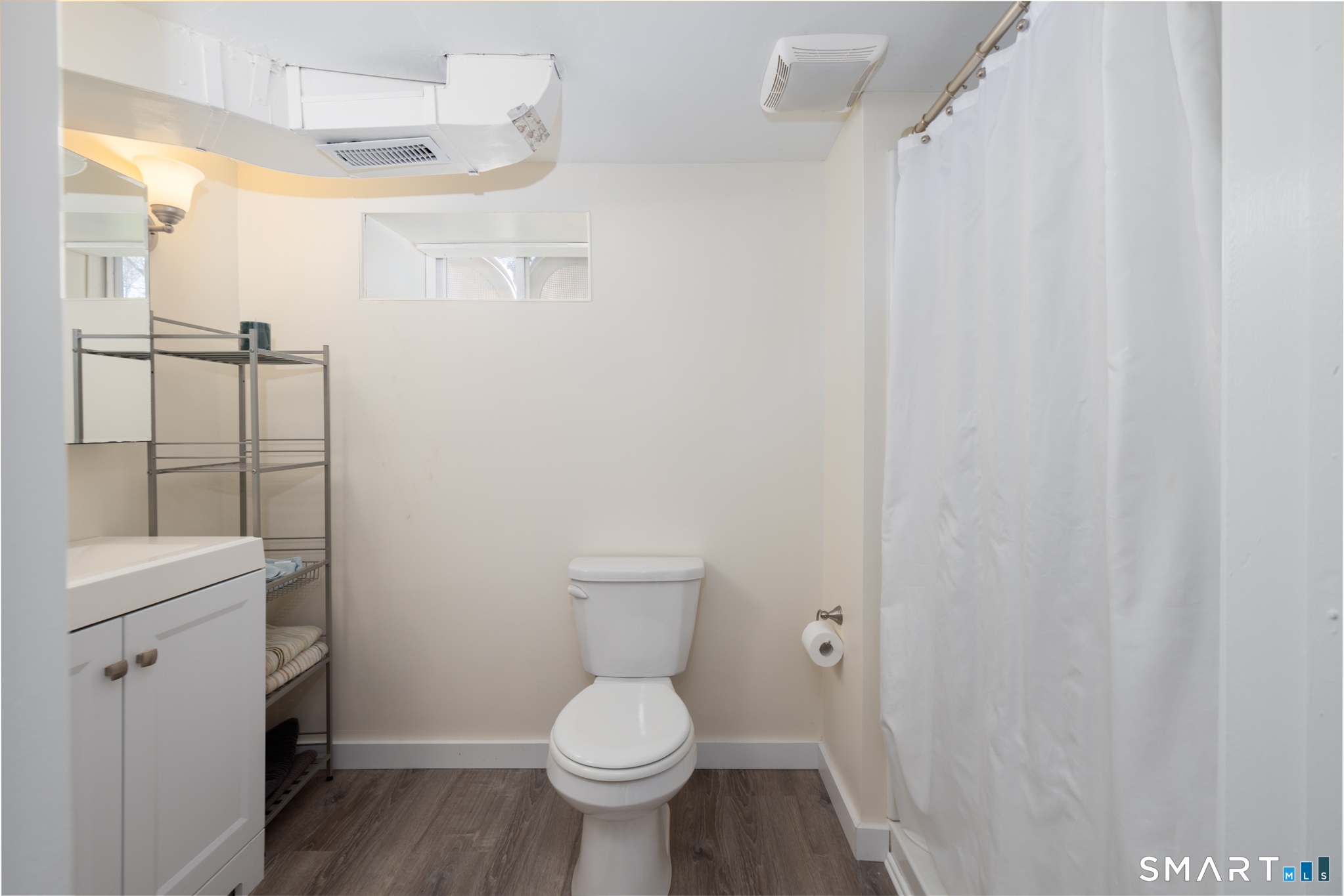 16 Lakeview Drive North Branford CT 06472