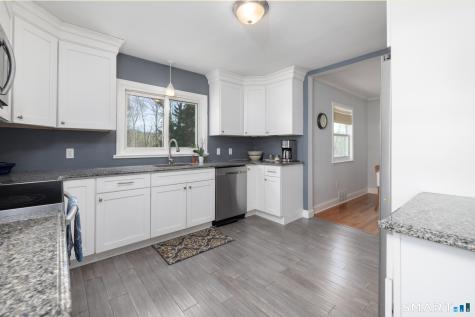 16 Lakeview Drive North Branford CT 06472