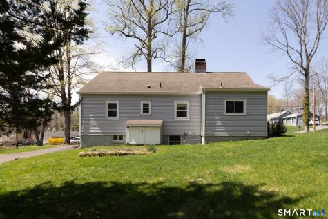 16 Lakeview Drive North Branford CT 06472