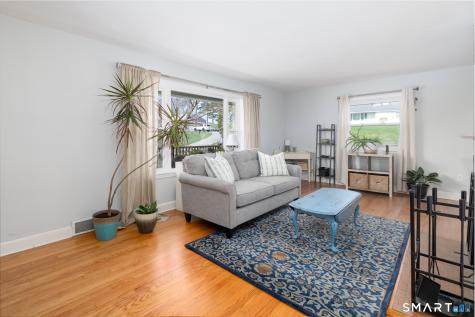 16 Lakeview Drive North Branford CT 06472