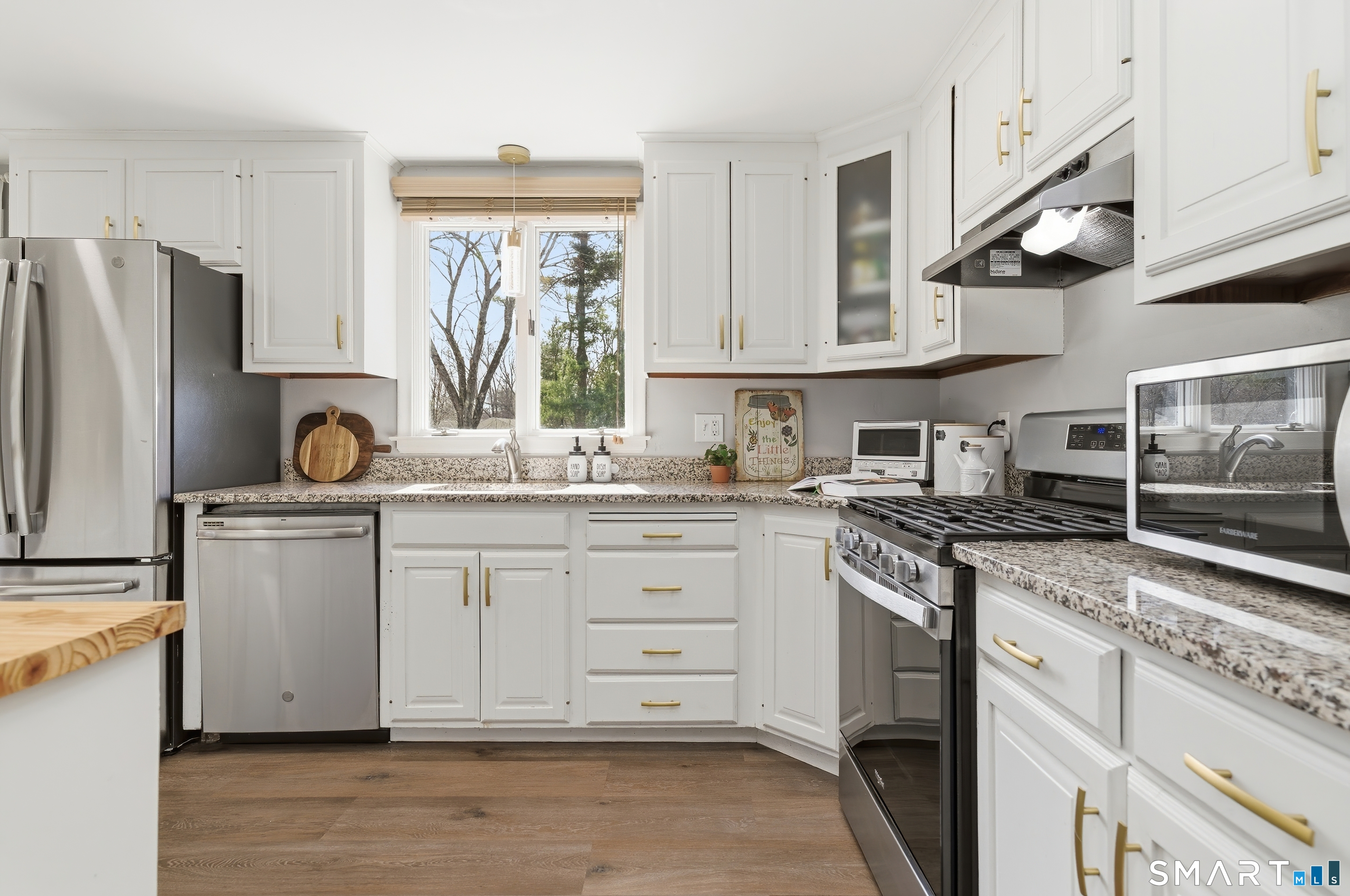 37 Farnham Road South Windsor CT 06074