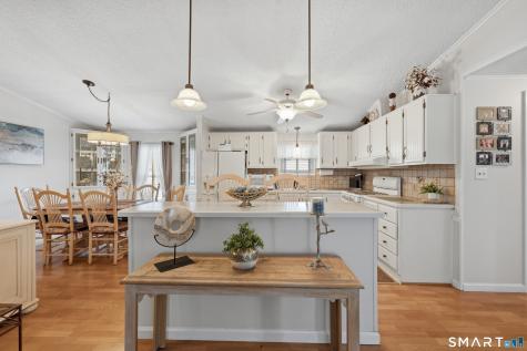 26 Woodland Park Shelton CT 06484