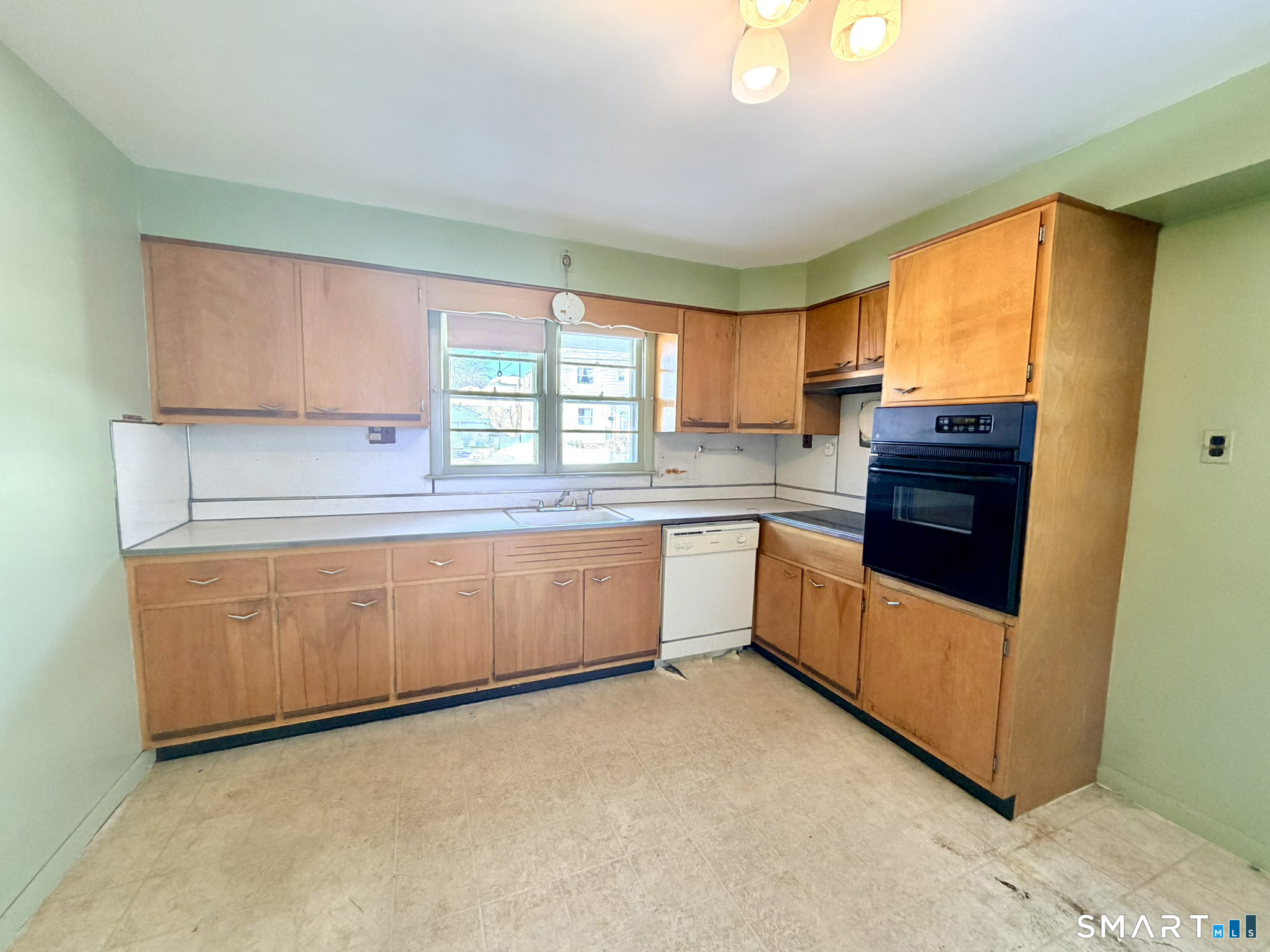 282 Horace Street Bridgeport CT 06610