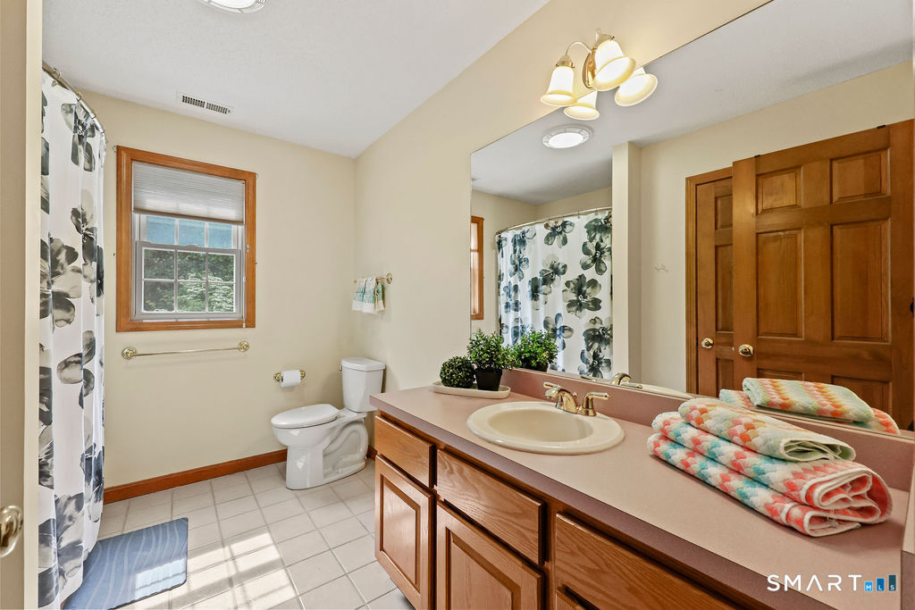 209 Lancaster Way Cheshire CT 06410