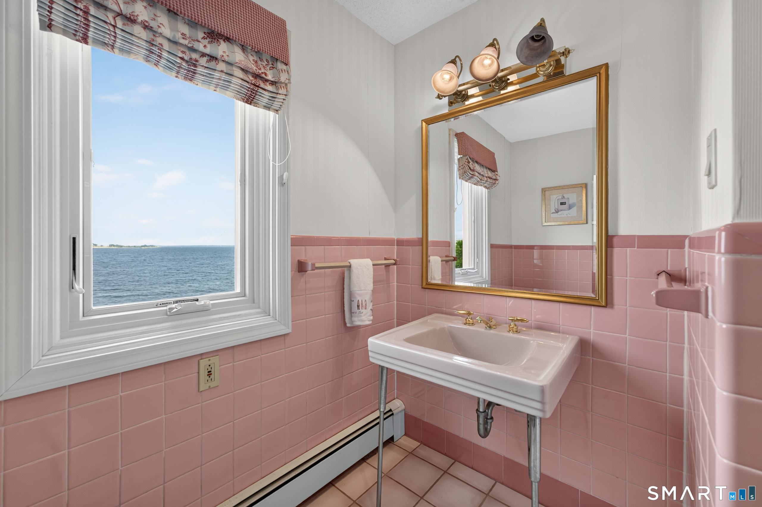 670 Pequot Avenue New London CT 06320