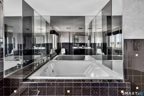 670 Pequot Avenue New London CT 06320