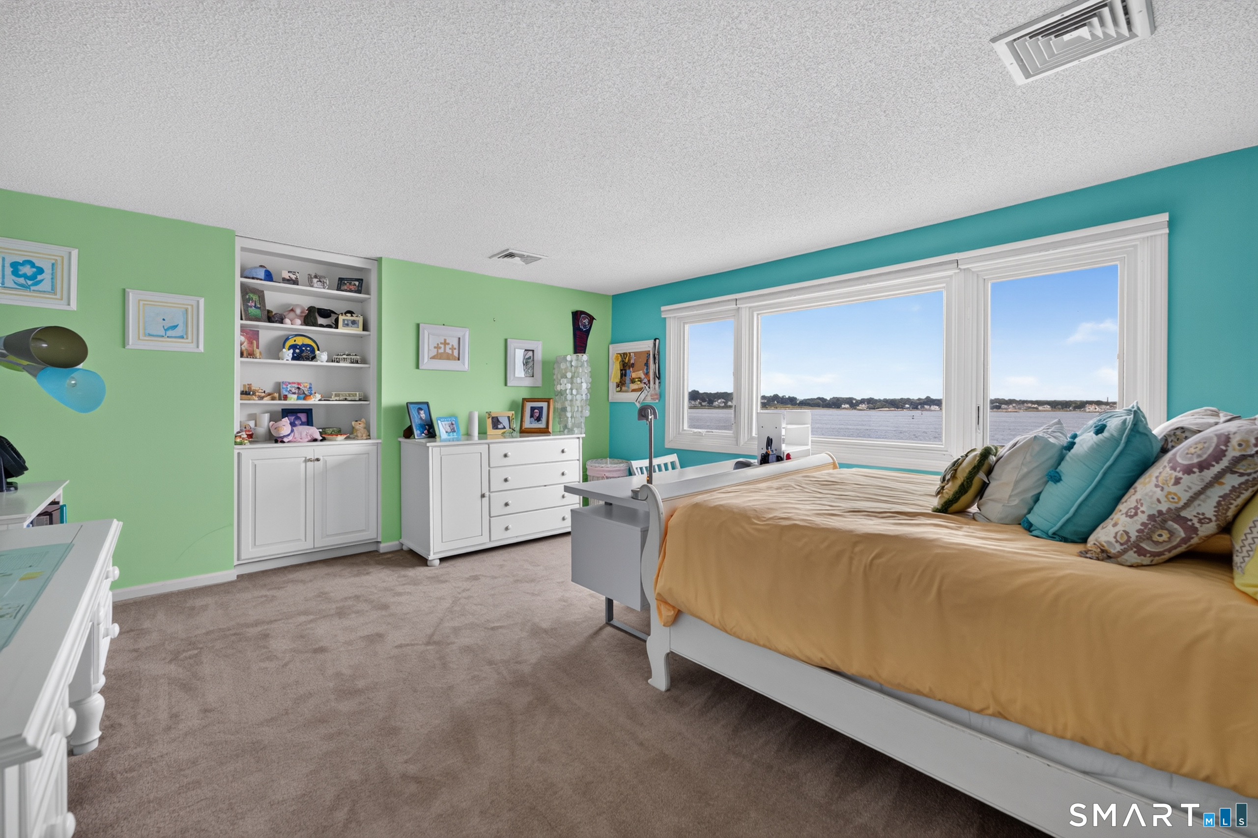 670 Pequot Avenue New London CT 06320