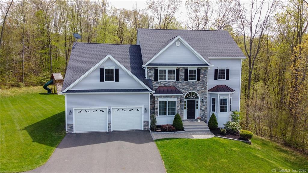 15 Hitching Post Circle North Haven CT 06473