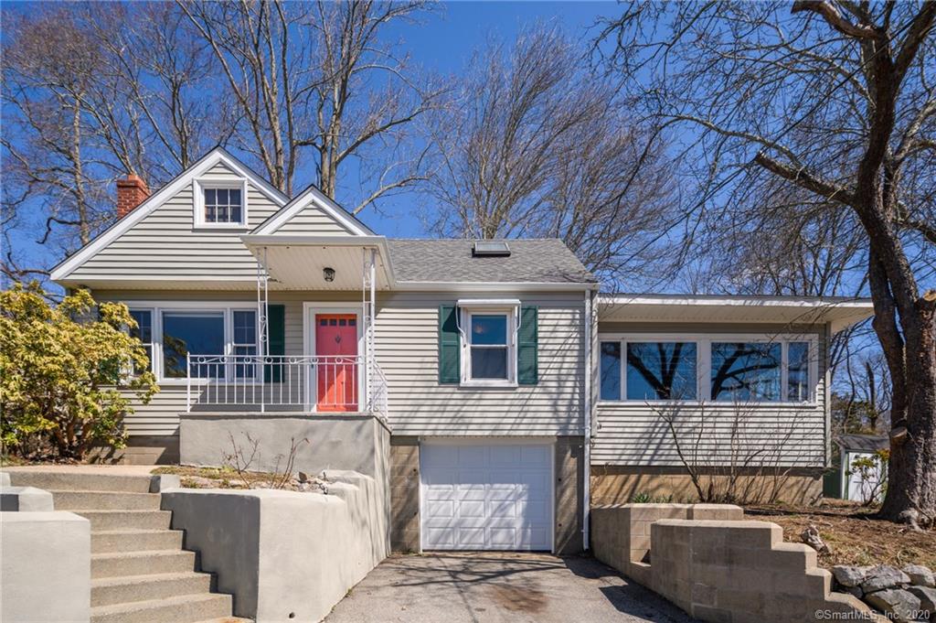 4 Sunnieside Court Waterford CT 06385