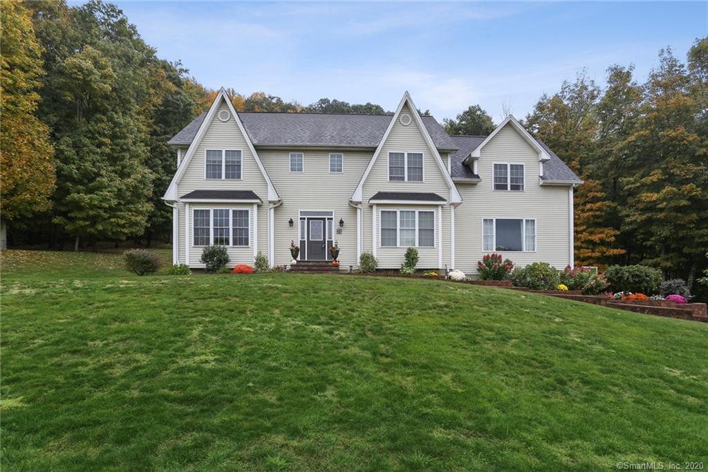 4 Echo Valley Road Oxford CT 06478