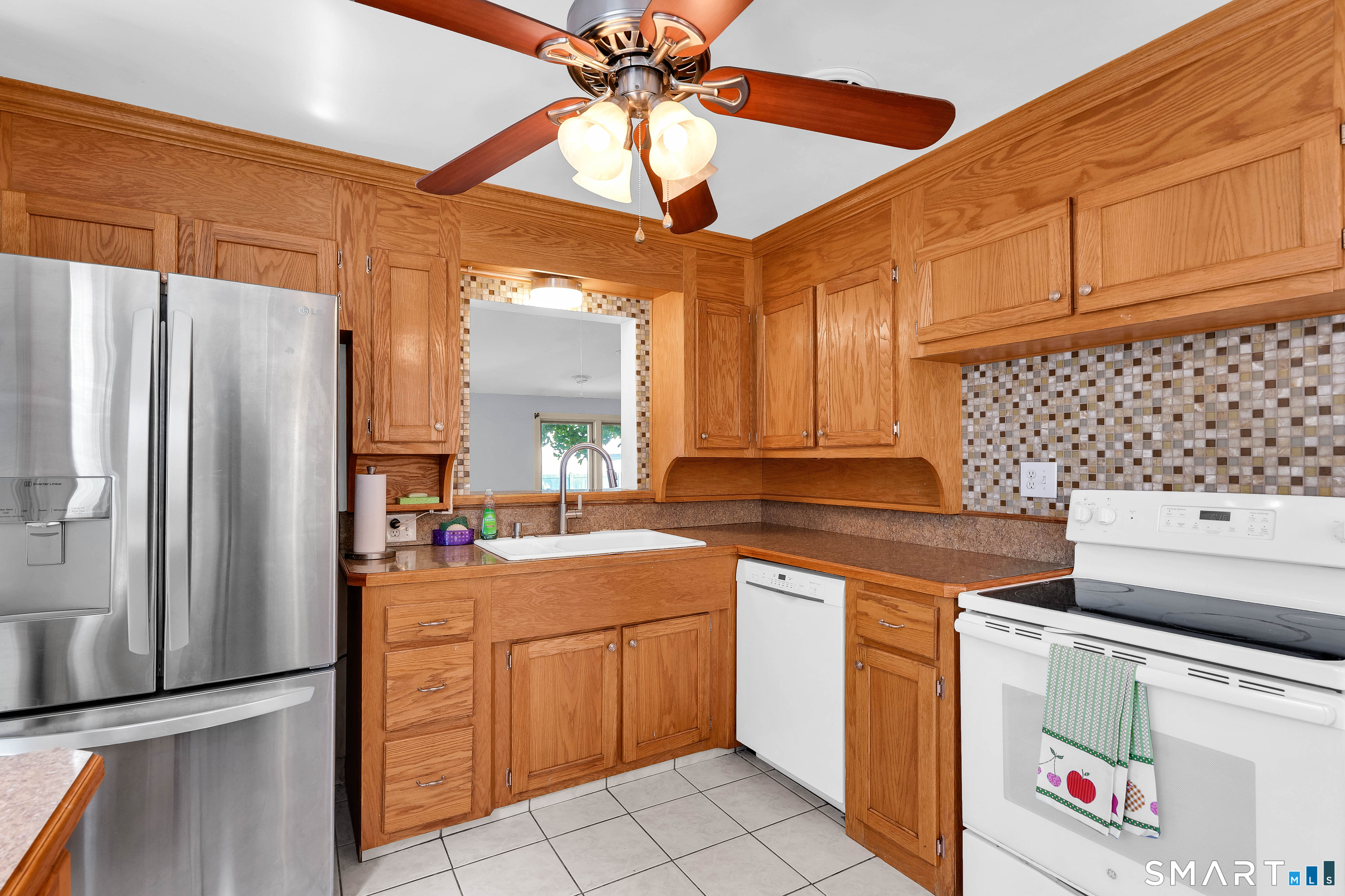 33 Dorothy Road East Hartford CT 06118