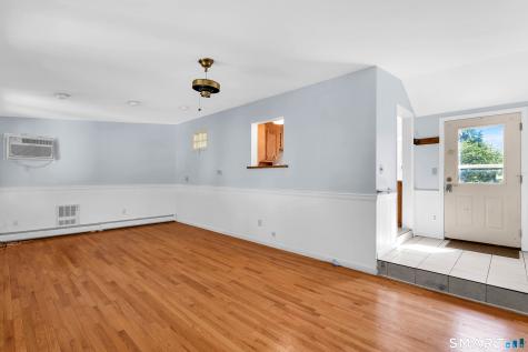33 Dorothy Road East Hartford CT 06118