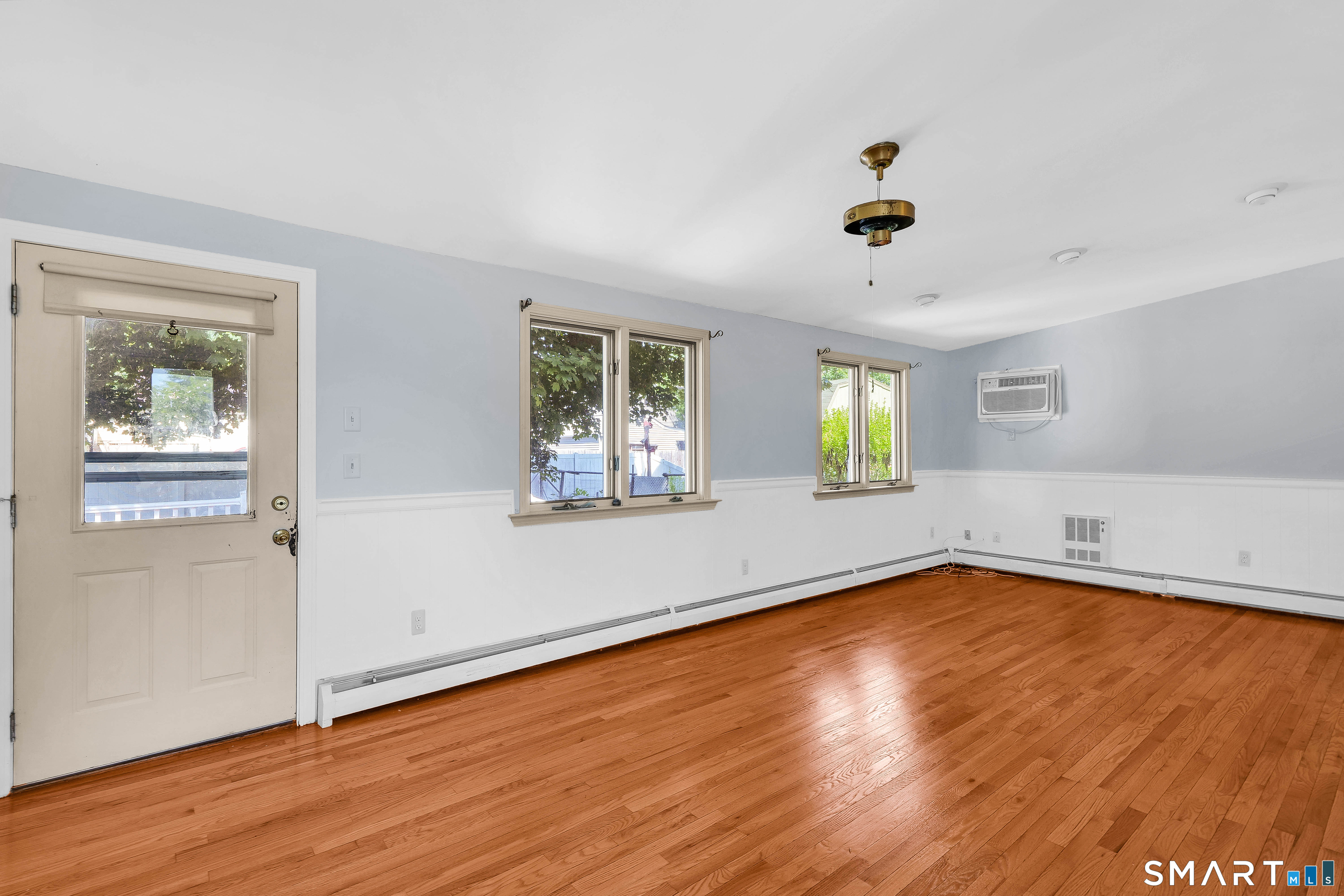 33 Dorothy Road East Hartford CT 06118