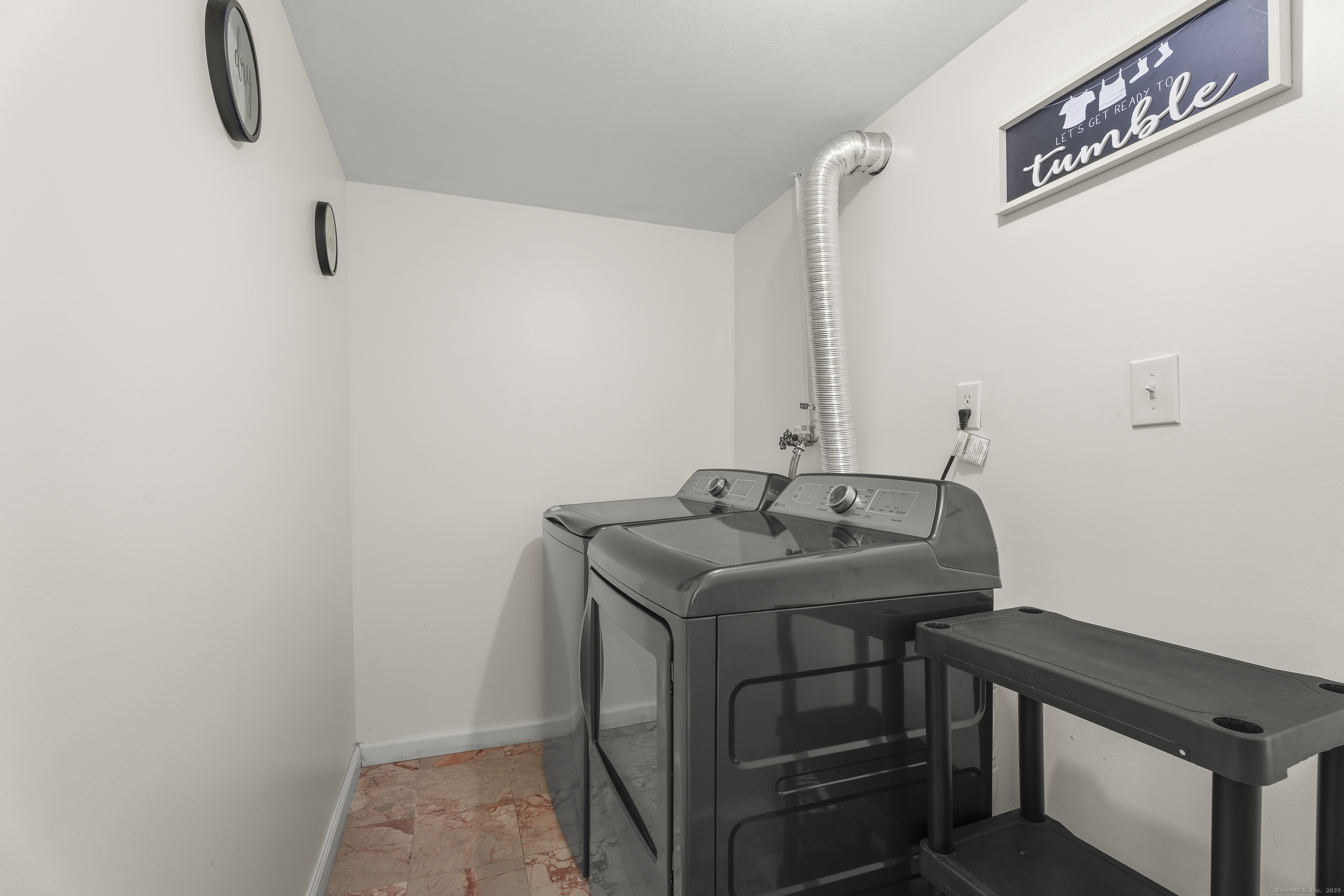 15 Christine Drive East Hartford CT 06108