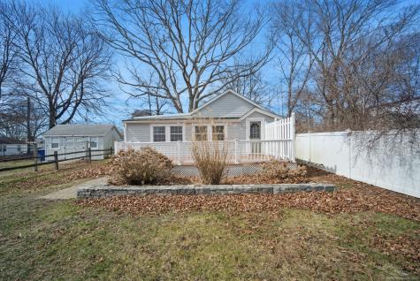 5 Hartford Avenue Old Lyme CT 06371