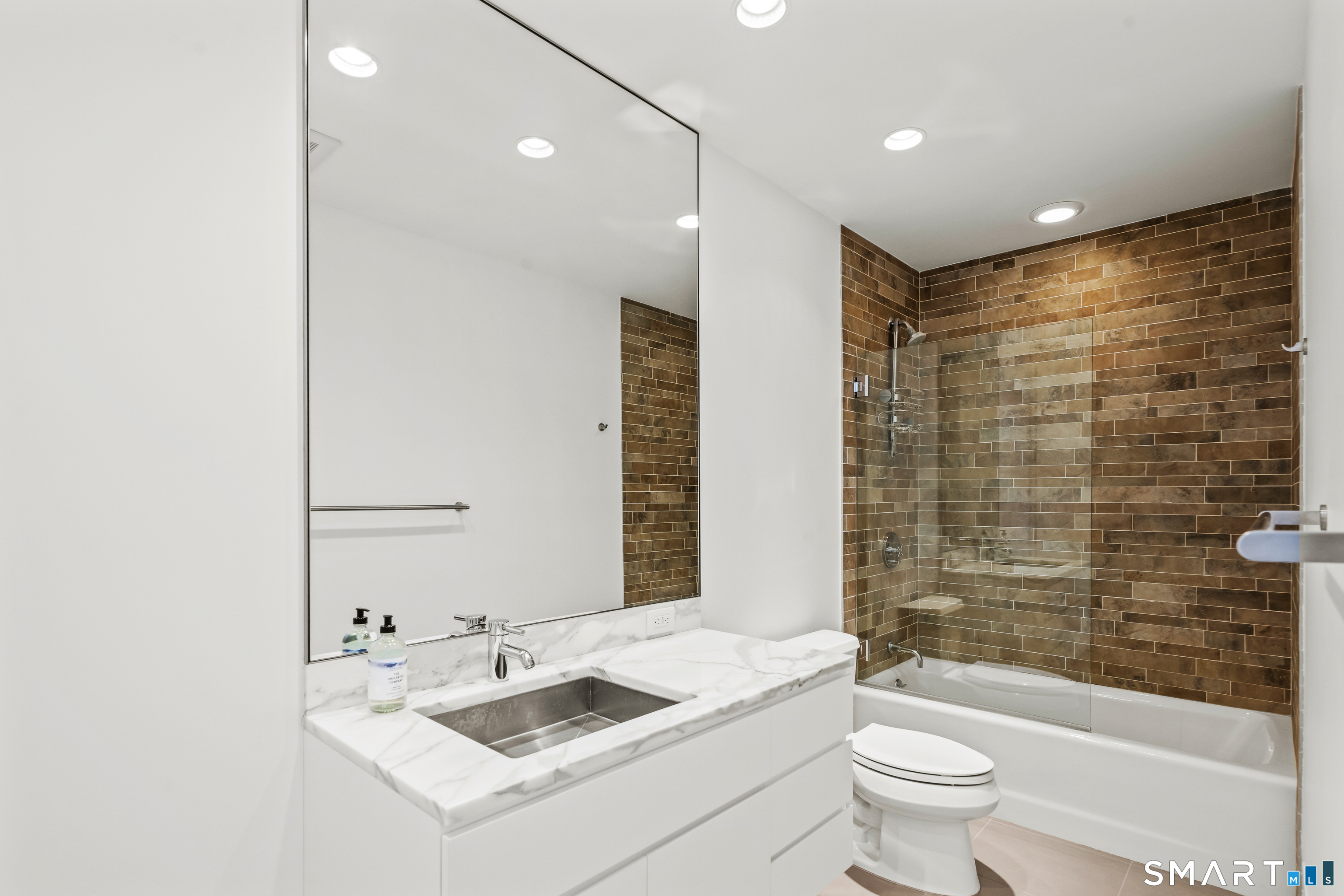 565 Oenoke Ridge New Canaan CT 06840