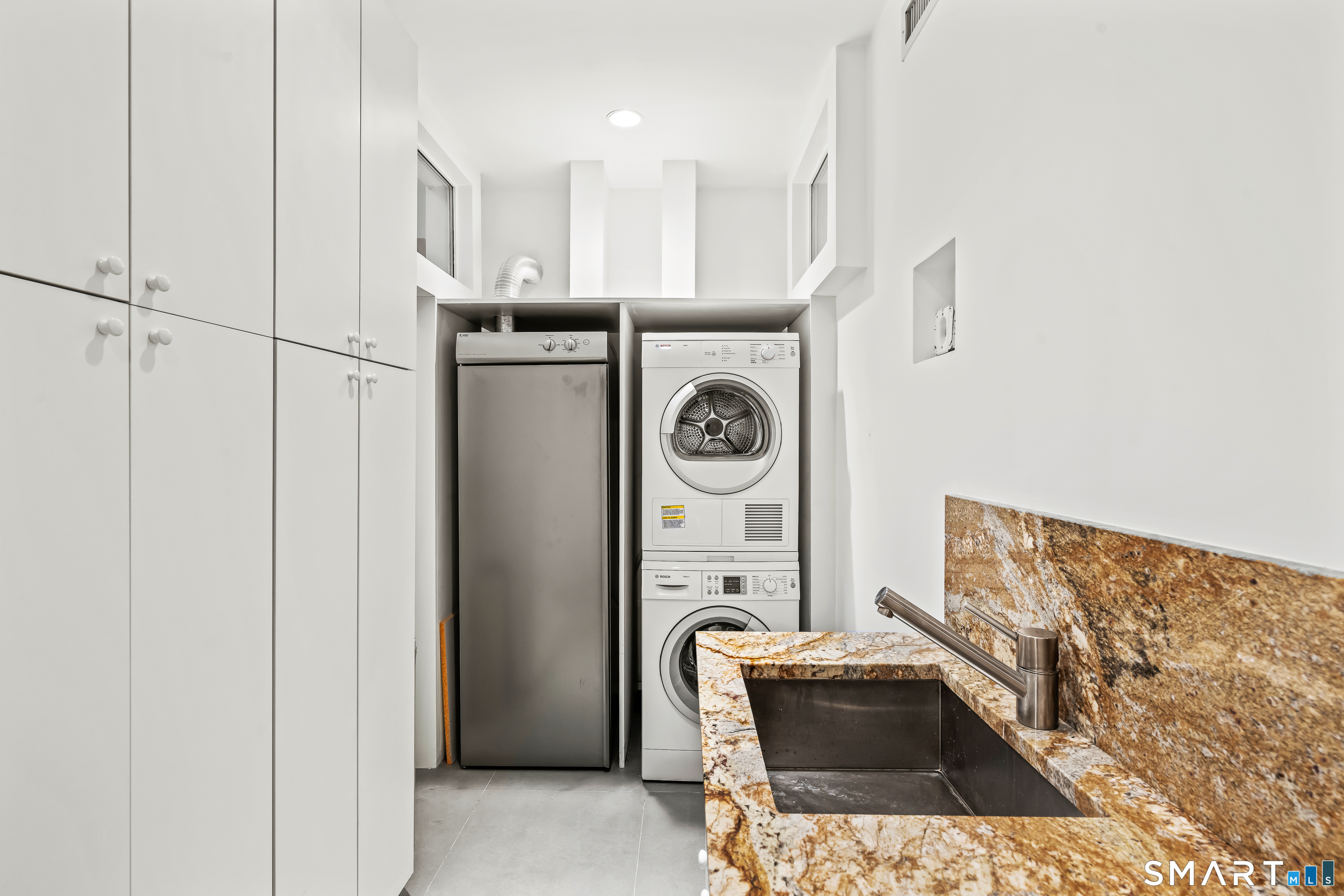 565 Oenoke Ridge New Canaan CT 06840
