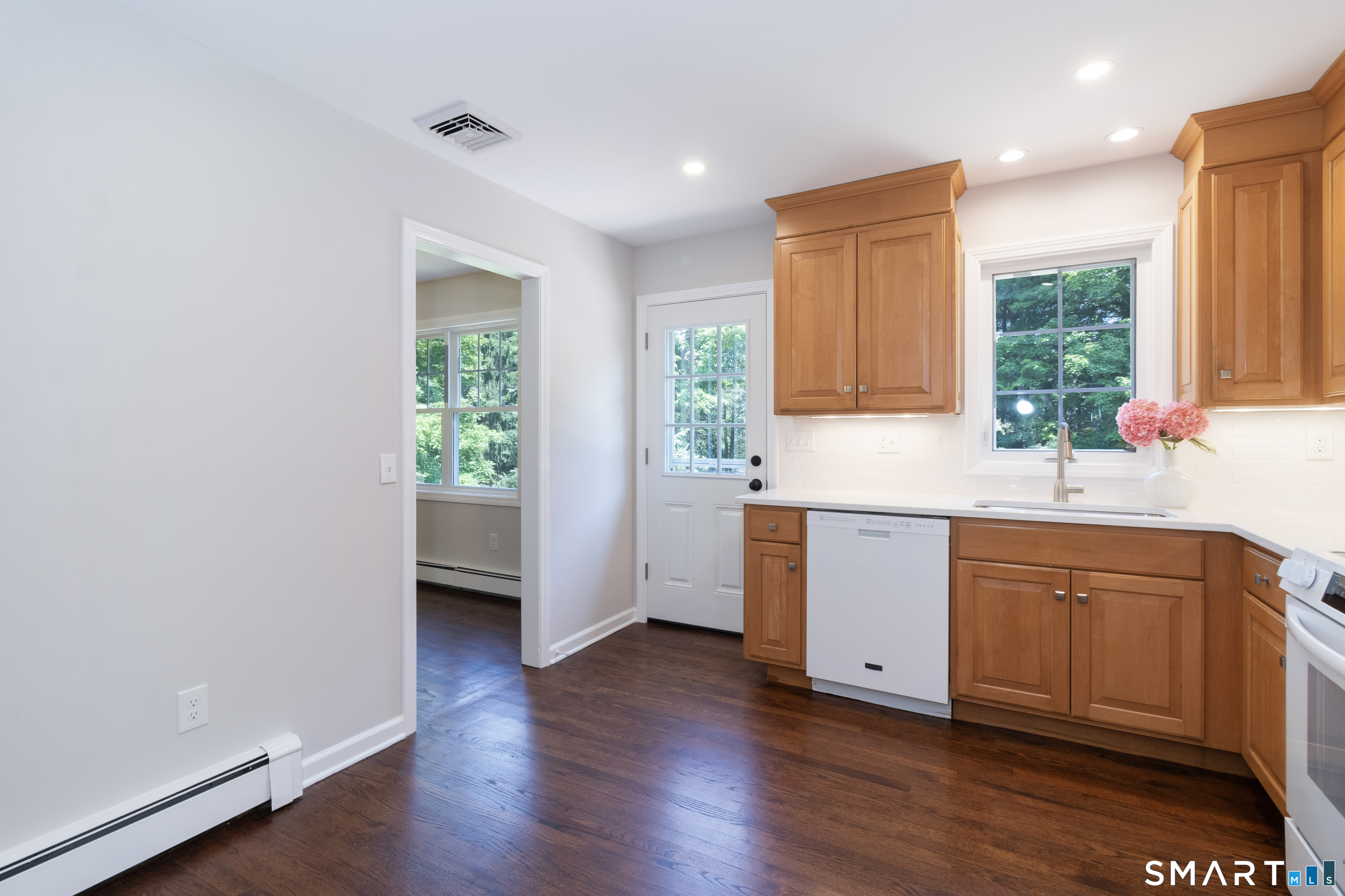 831 Nut Plains Road Guilford CT 06437