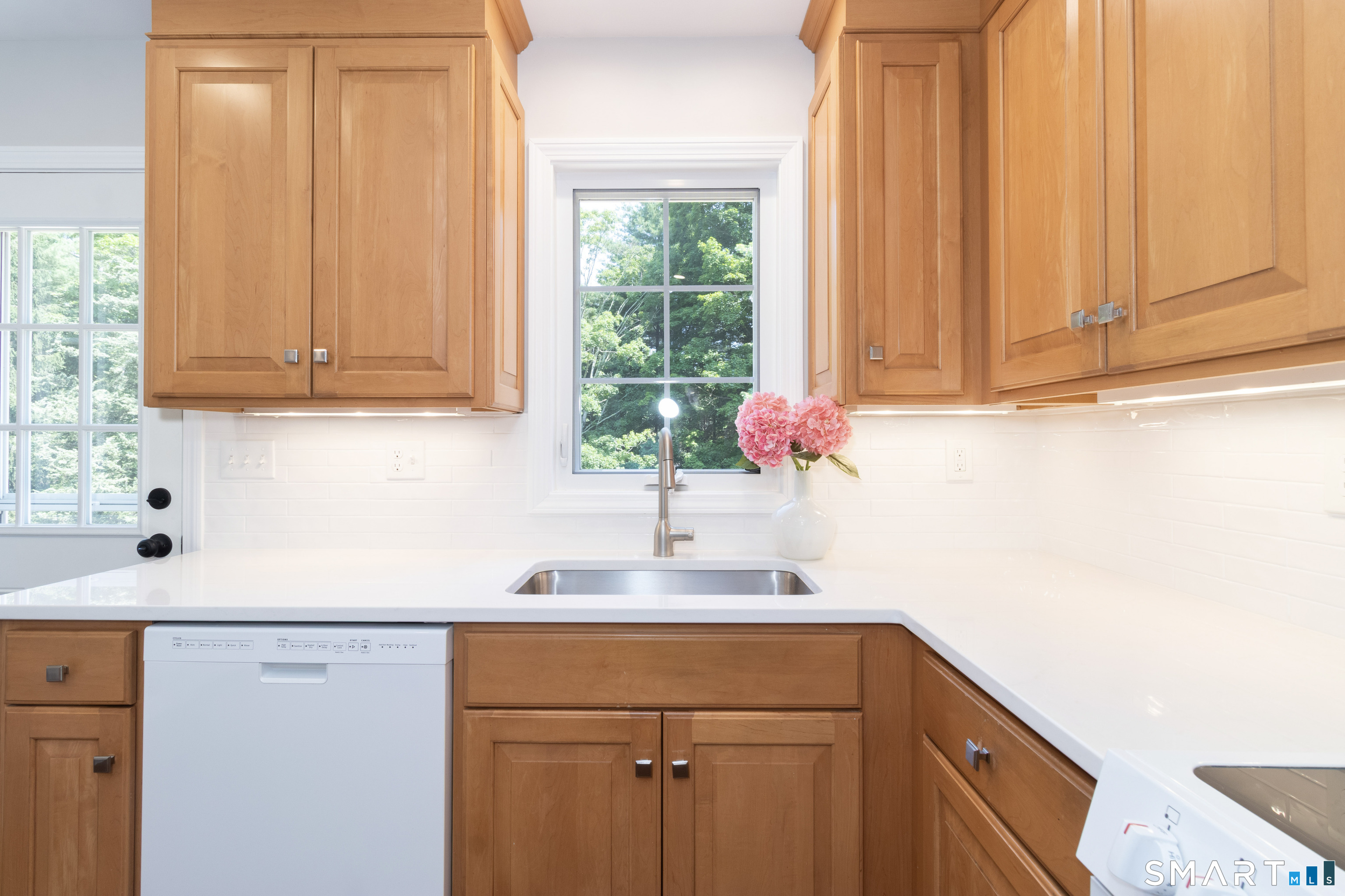 831 Nut Plains Road Guilford CT 06437